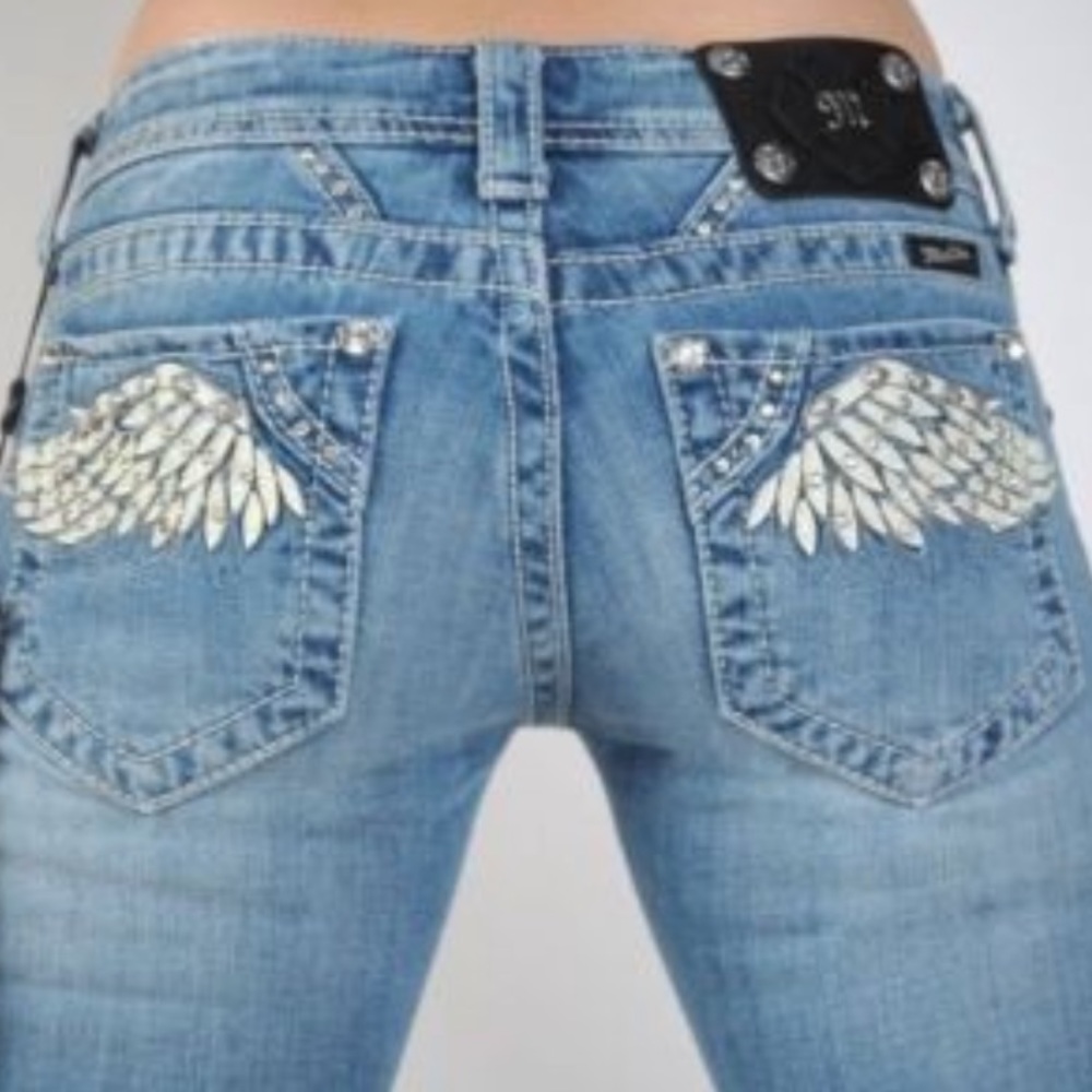 🏷️SOLD Miss Me Light Wash Bootcut Jeans - Picture 2 of 15
